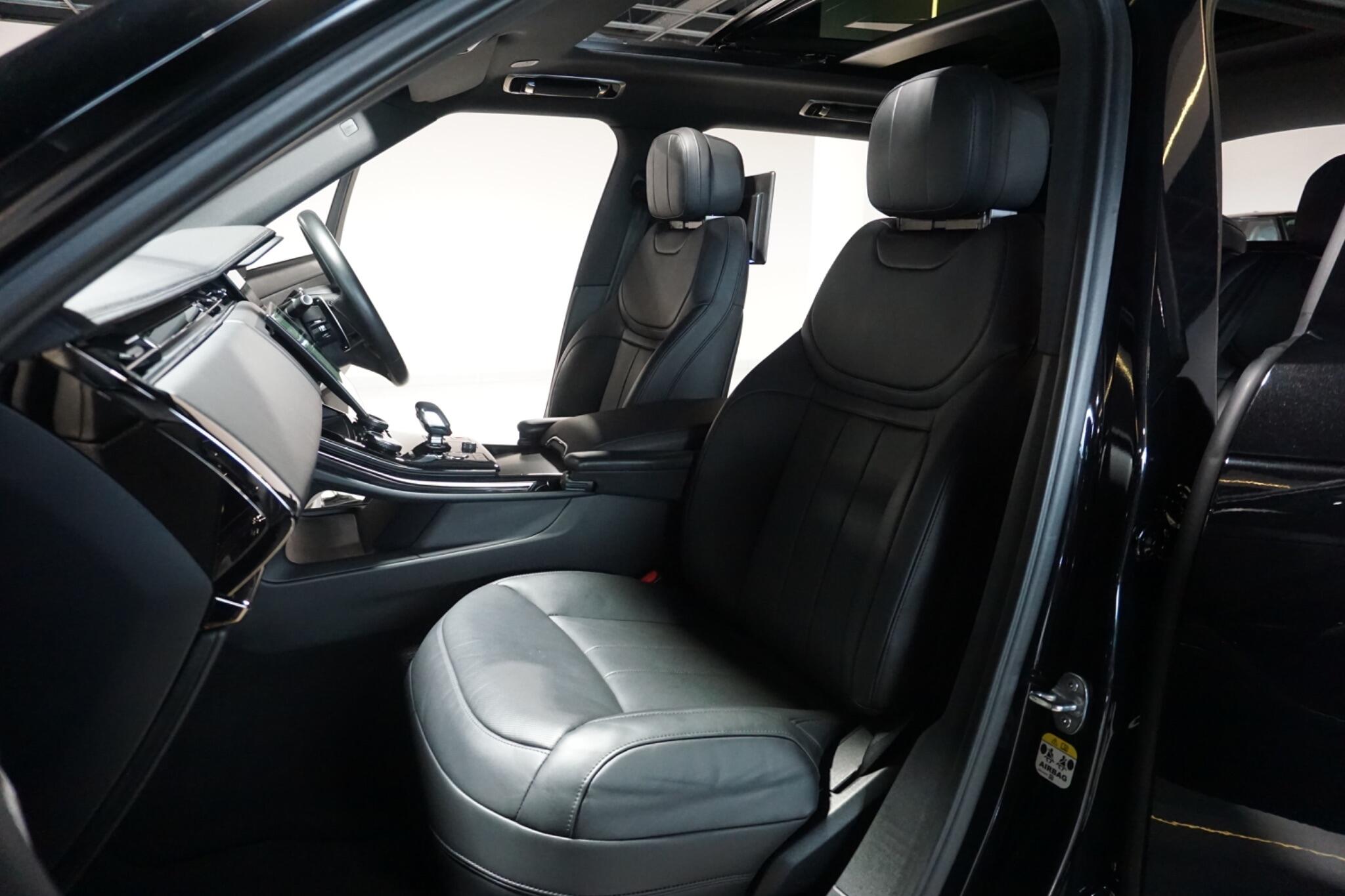 Land Rover Range Rover Sport 3.0 D300 MHEV Dynamic SE SUV 5dr Diesel Auto 4WD Euro 6 (s/s) (300 ps)